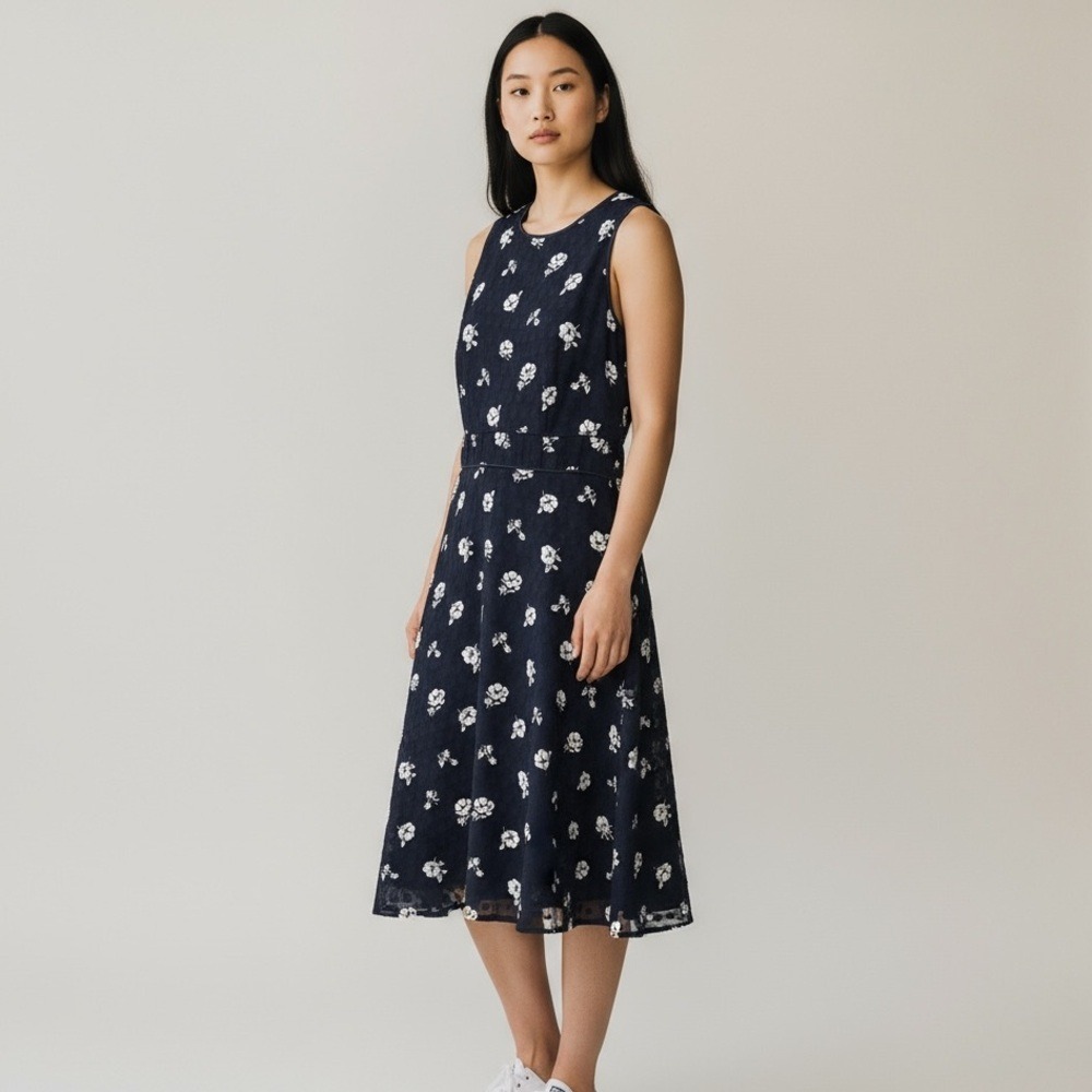 Ann Taylor A Line Sleeveless Midi Dress Size 4 Navy and White Floral‎